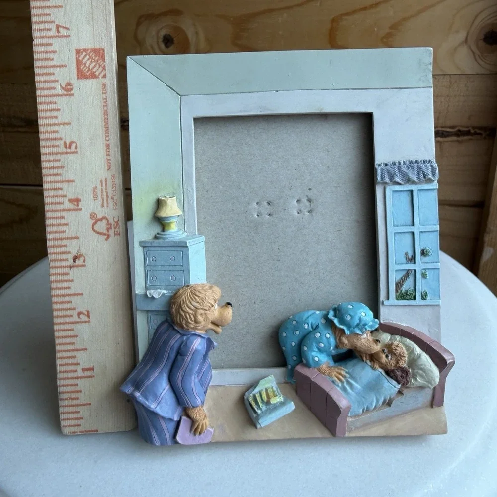 Berenstain Bears Family Photo Frame 3 -1/2 x 5 inch photo Free Standing No Glass